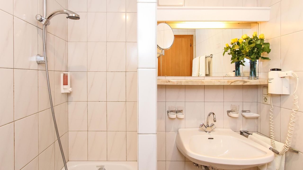 Bad & WC getrennt Bad & WC getrennt